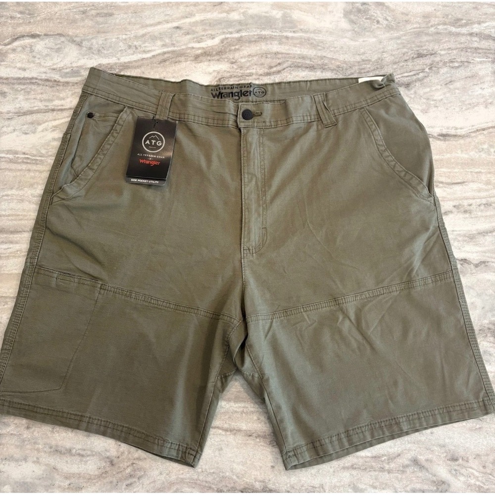 NEW Wrangler ATG All Terrain Gear Cargo Utility Shorts Olive Green Mens  42 NWT